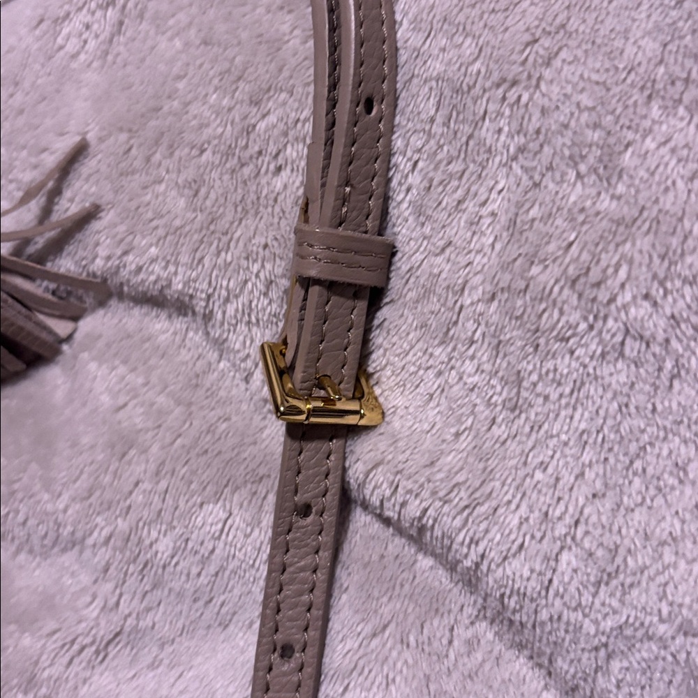 Faux Fur Bucket Bag w Leather Tassels & Long Adjustable Strap. NWOT - Picture 4 of 9